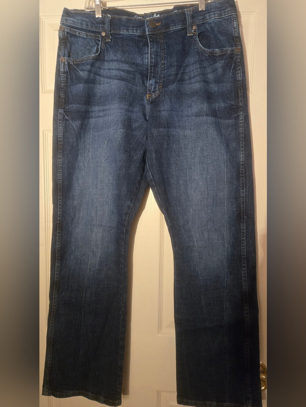 Men's Wrangler Retro Relaxed Boot Cut Jeans 36 X 34 Like New
